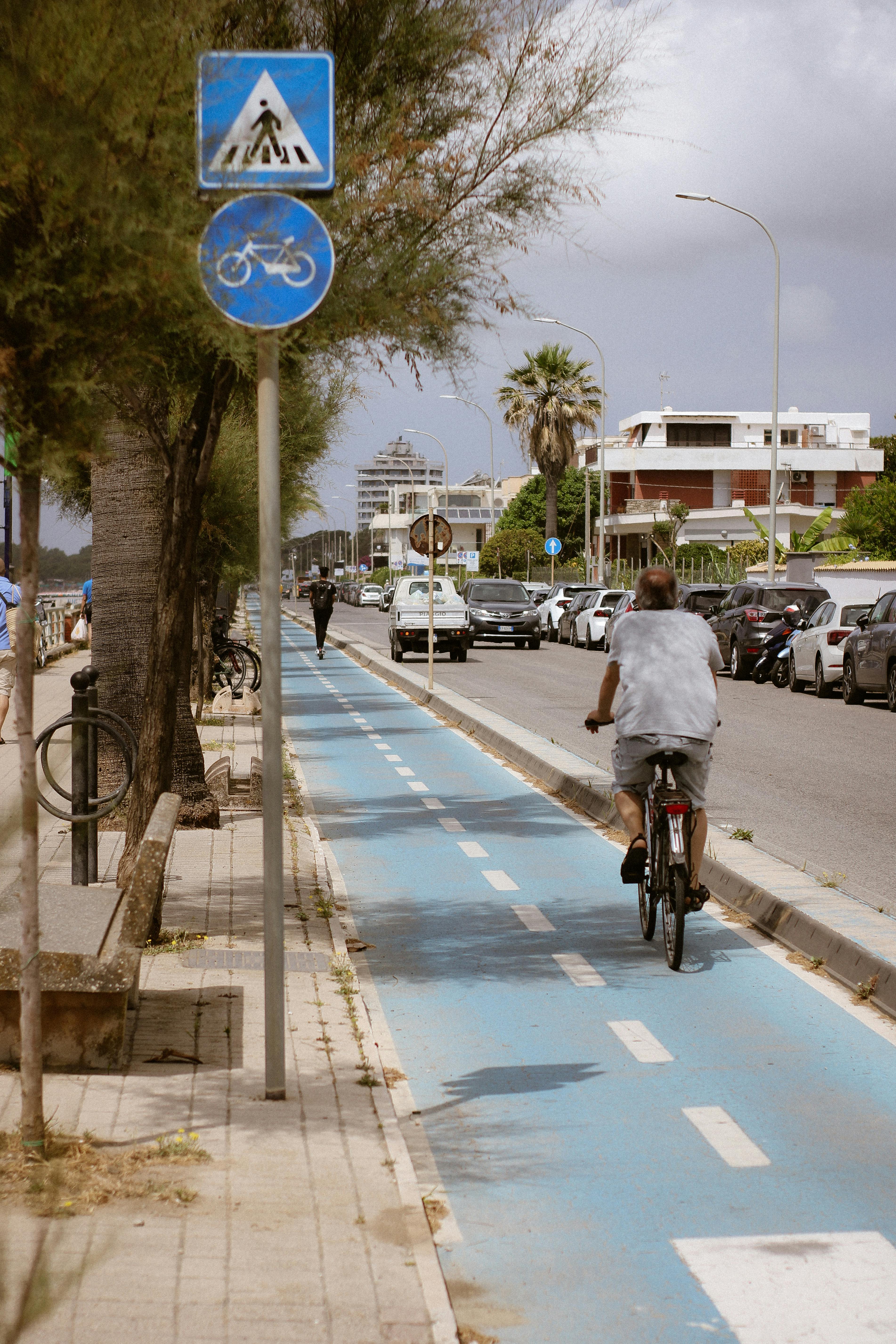 Radfahrer auf geschützten Spuren